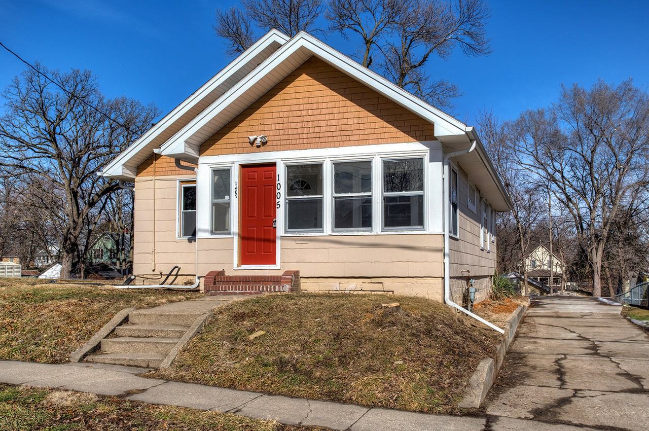 1005 Pleasant View Dr - Photo 2 of 22