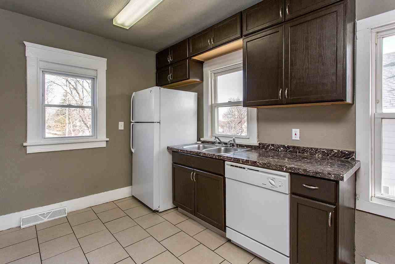 1005 Pleasant View Dr - Photo 5 of 22