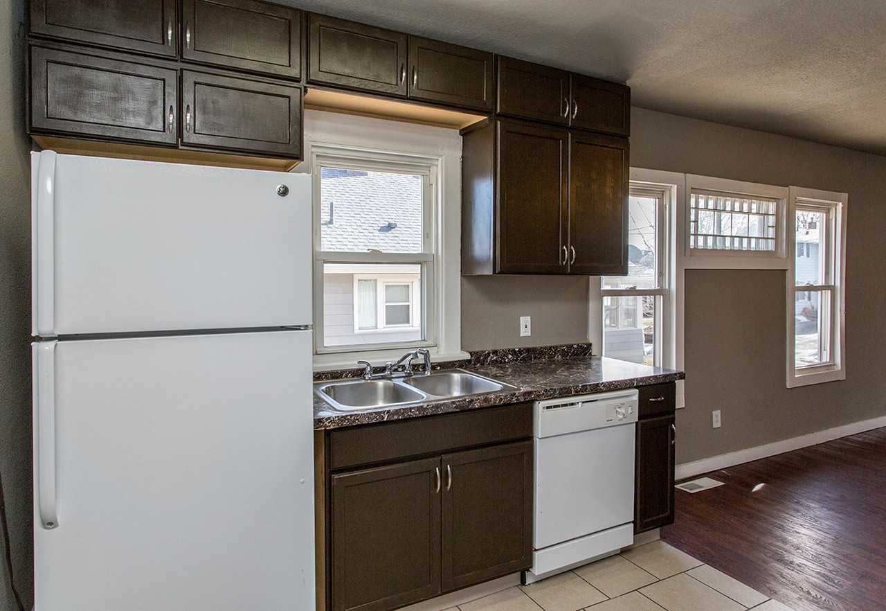 1005 Pleasant View Dr - Photo 6 of 22