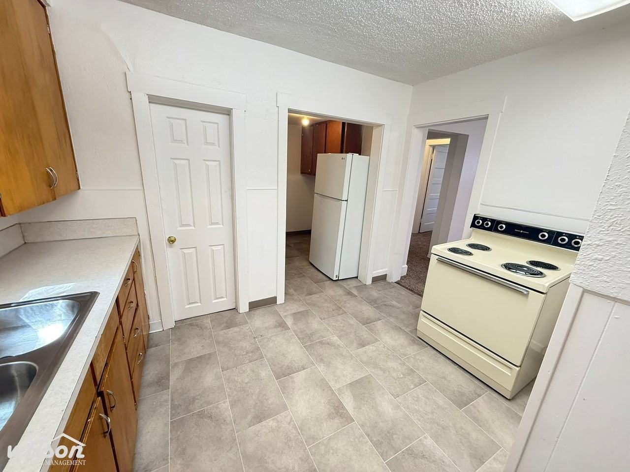 912 S 10th Ave - Photo 5 of 17