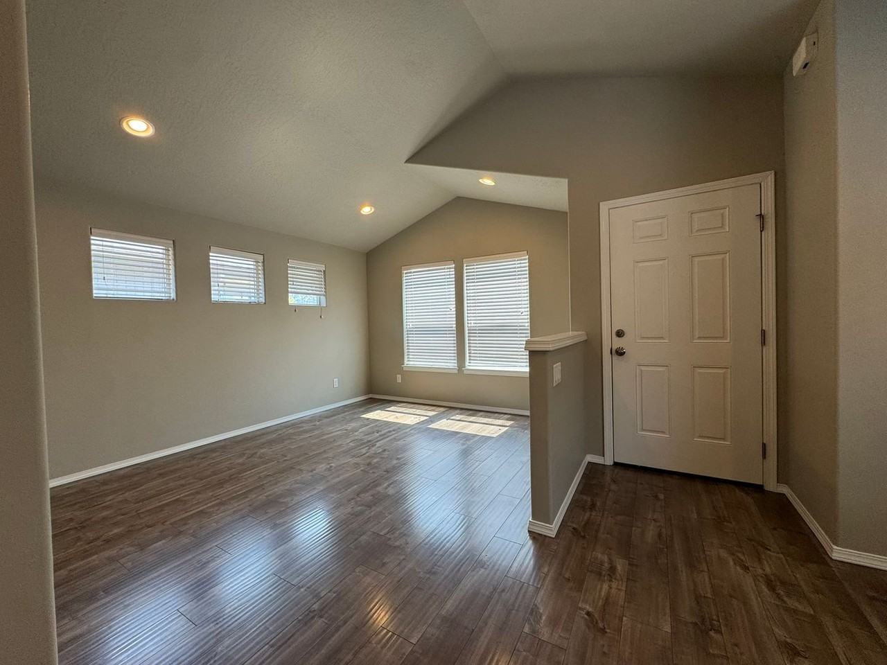 226 River Walk Pl - Photo 2 of 17
