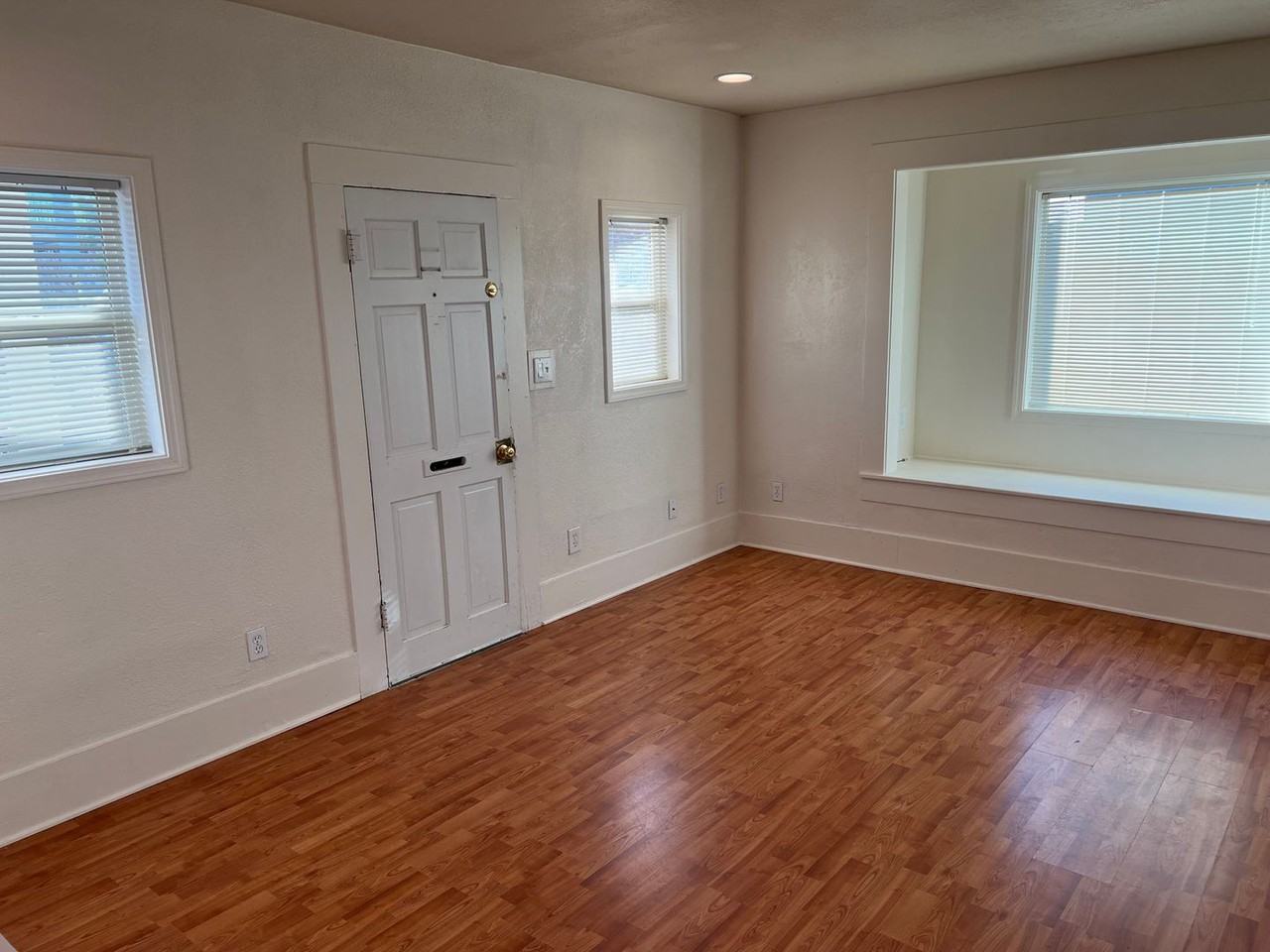 1853 Garden Ave - Photo 4 of 47
