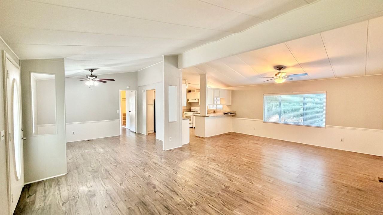 33259 Homestead Ln - Photo 3 of 50