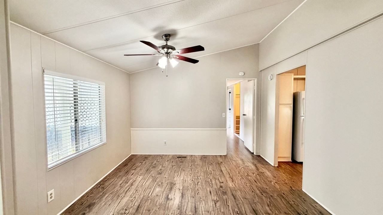 33259 Homestead Ln - Photo 4 of 50