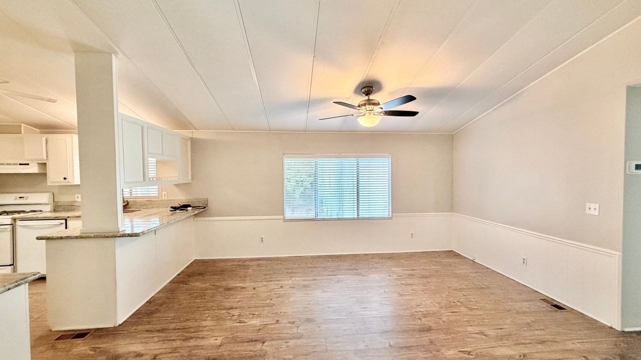 33259 Homestead Ln - Photo 5 of 50