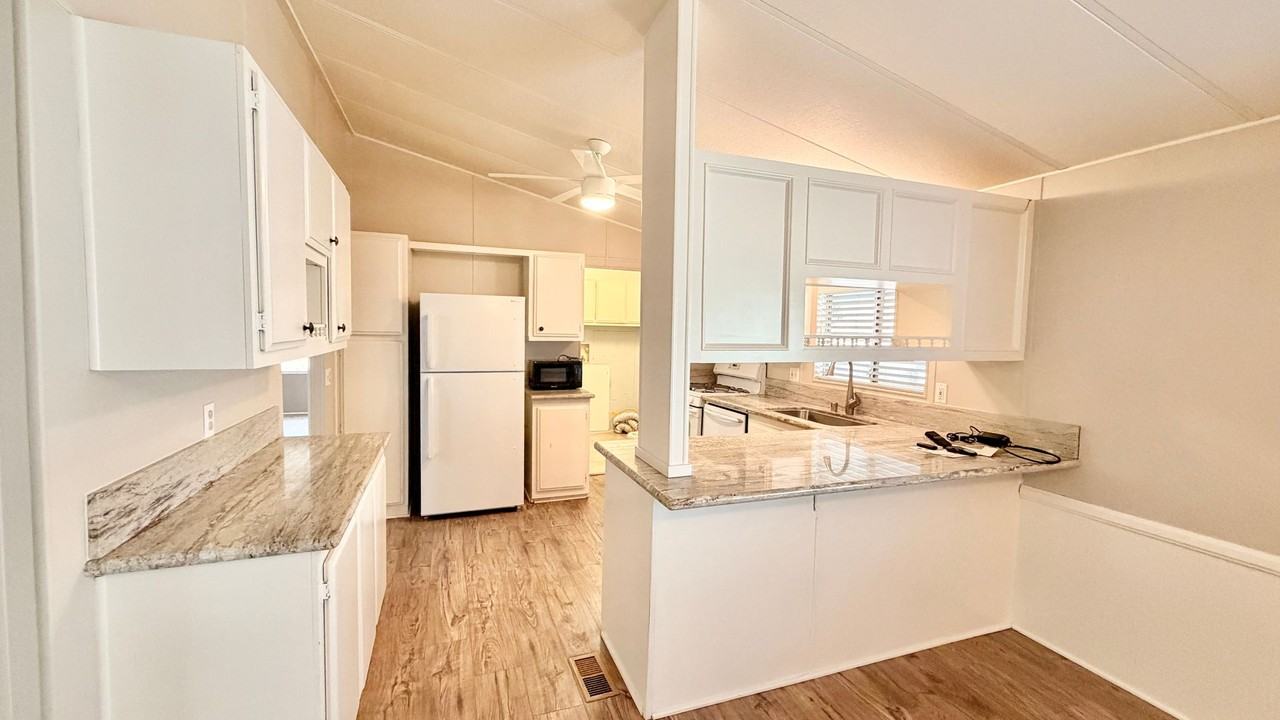 33259 Homestead Ln - Photo 7 of 50