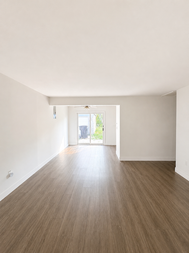 220 Sherwood Dr - Photo 4 of 11