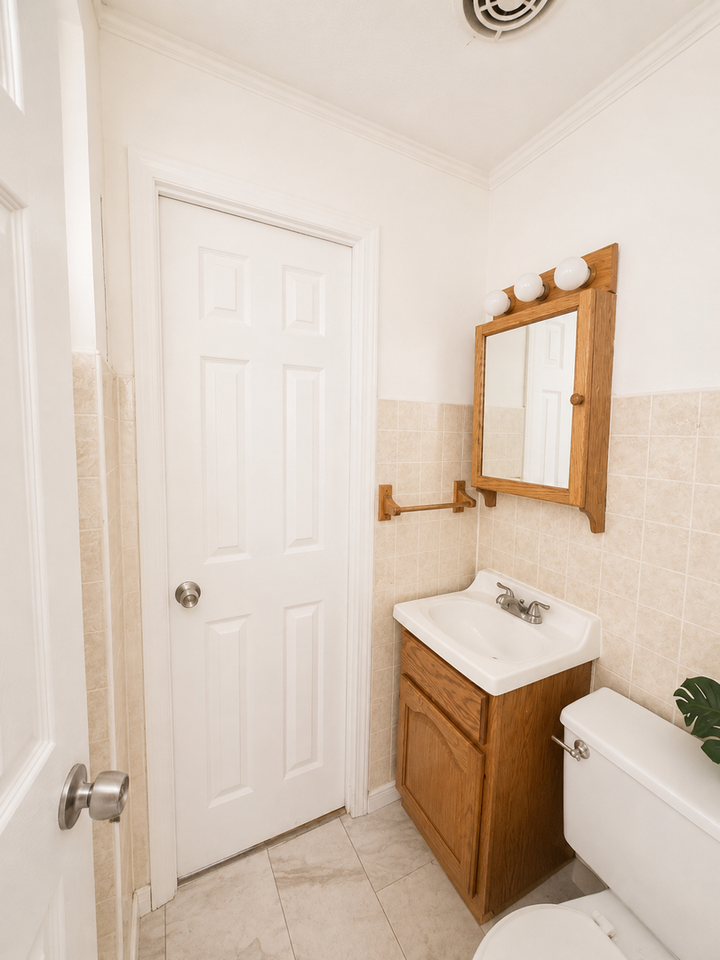 220 Sherwood Dr - Photo 5 of 11