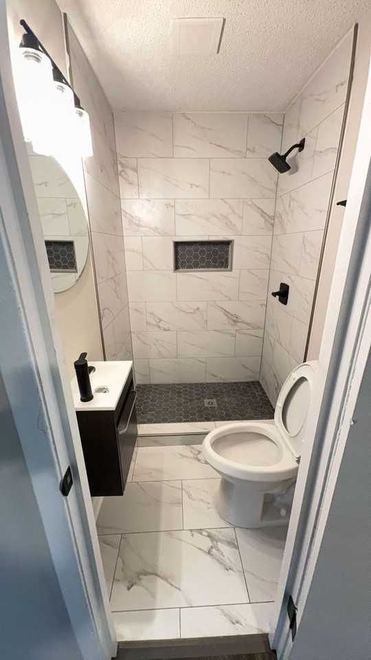 3134 Monterrey Sq - Photo 4 of 42