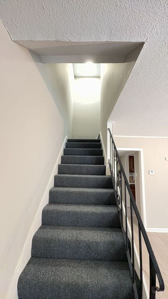 3136 Monterrey Sq - Photo 6 of 43