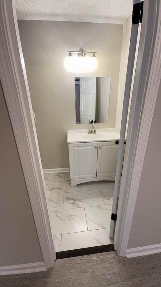 3136 Monterrey Sq - Photo 7 of 43