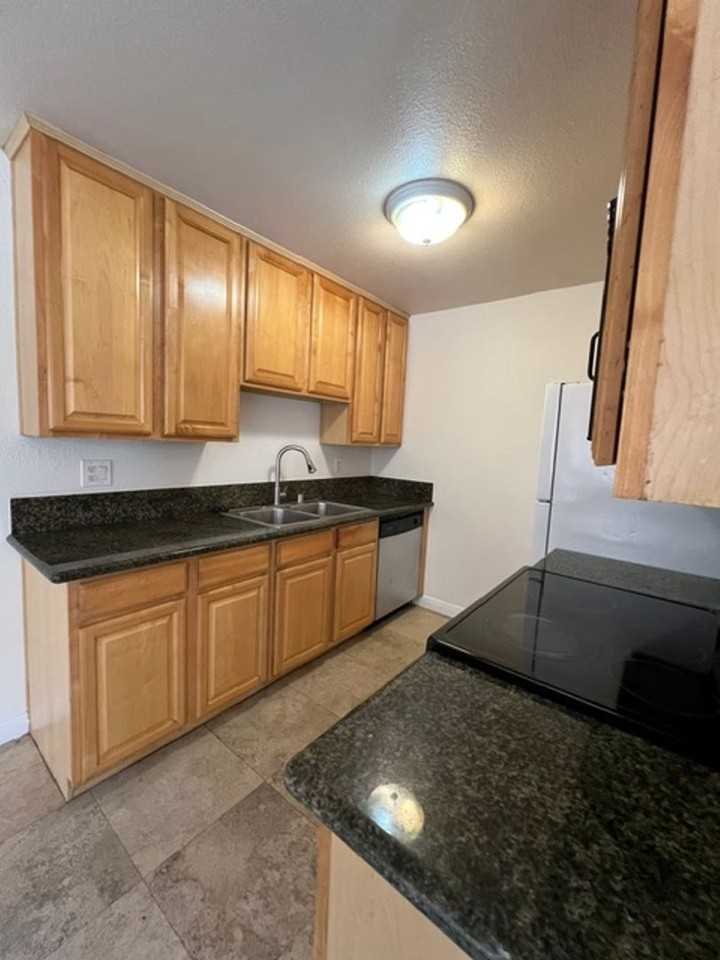 390 N 1st St #9 - Photo 6 of 12