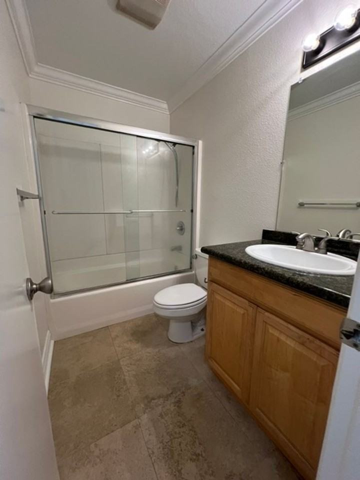 390 N 1st St #9 - Photo 7 of 12