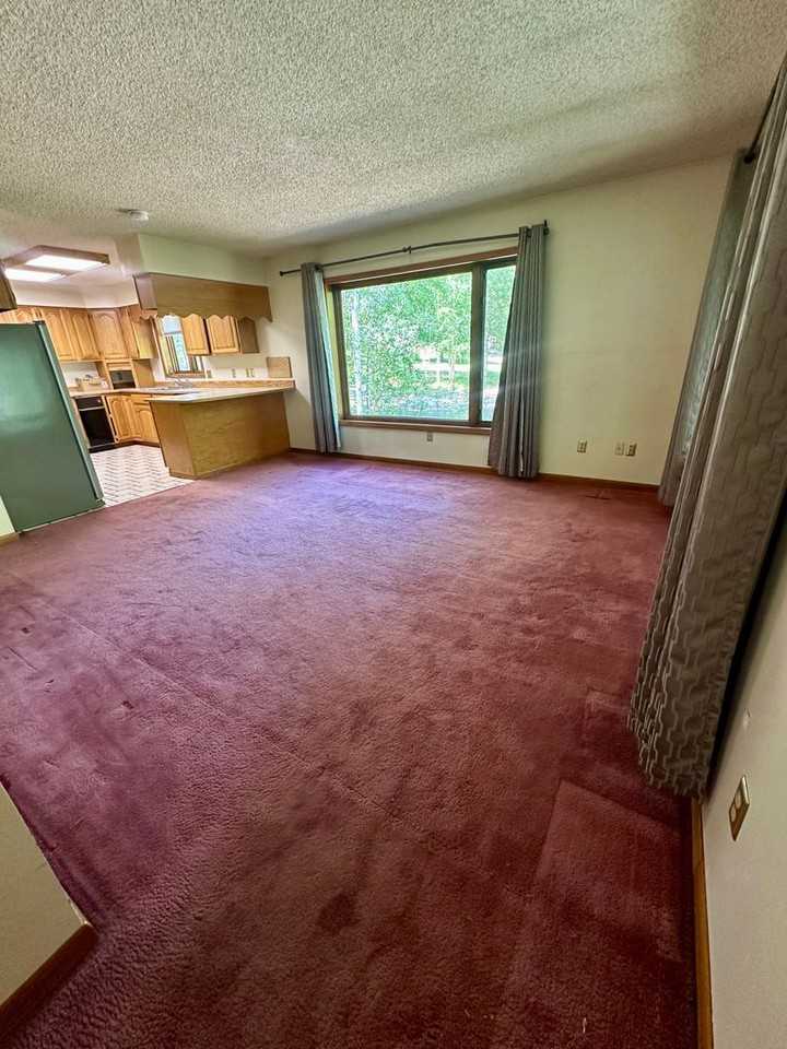 1501 Husky Way - Photo 2 of 14