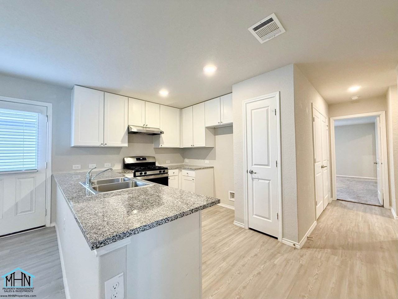 5606 Dewberry Run - Photo 6 of 22