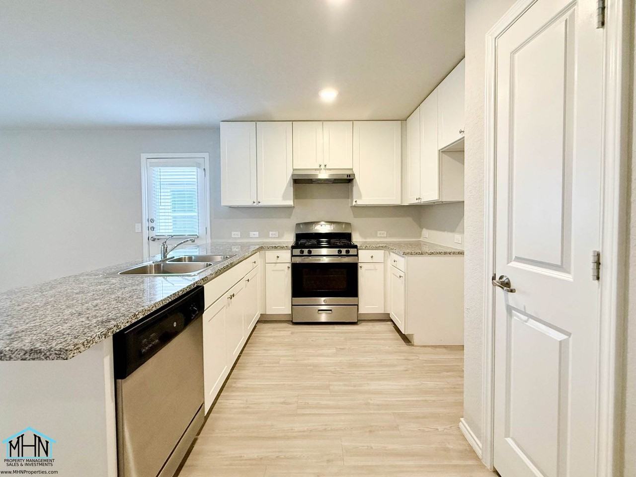 5606 Dewberry Run - Photo 7 of 22
