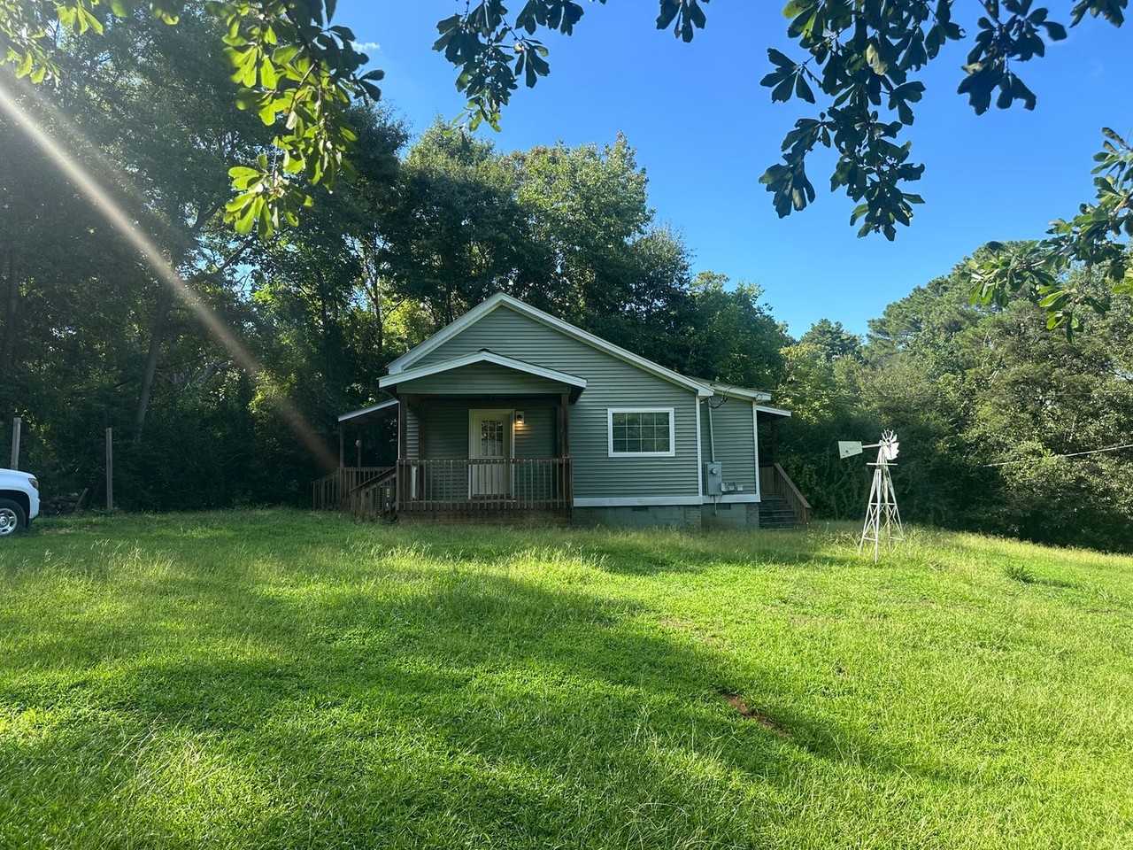 2107 Airport Rd - Photo 2 of 17