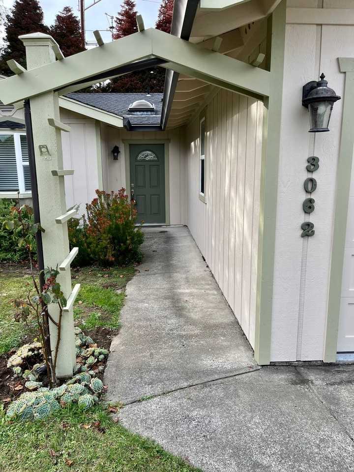 3062 Girard Ct - Photo 2 of 17