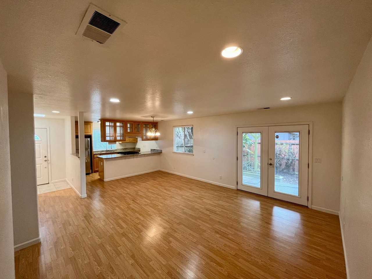 3062 Girard Ct - Photo 5 of 17