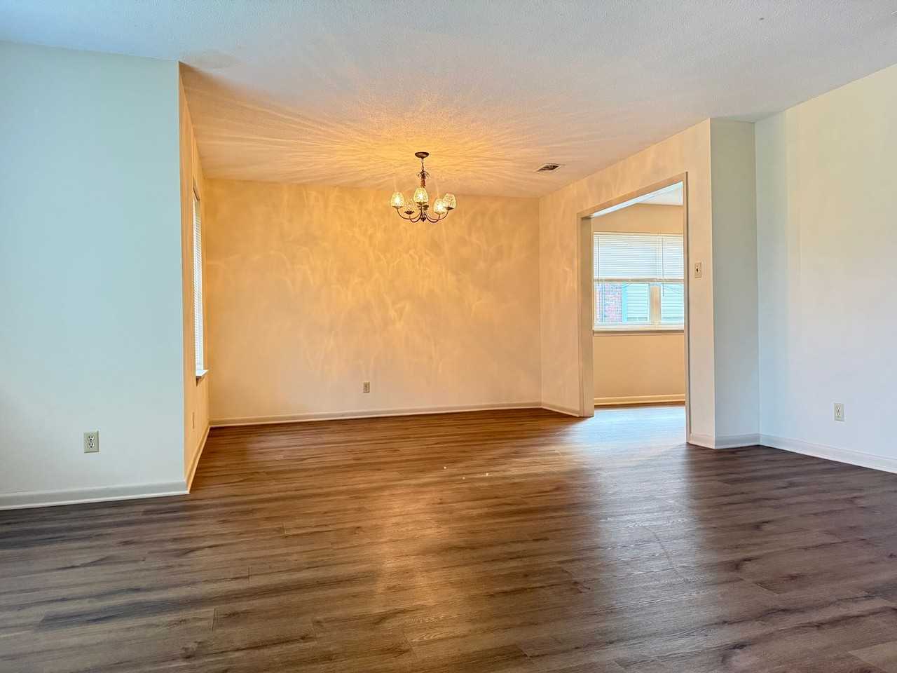 4612 N Cypress St - Photo 3 of 26