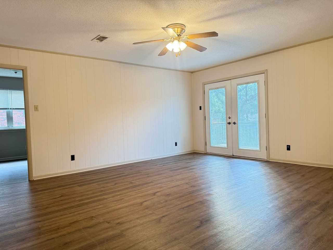 4612 N Cypress St - Photo 4 of 26