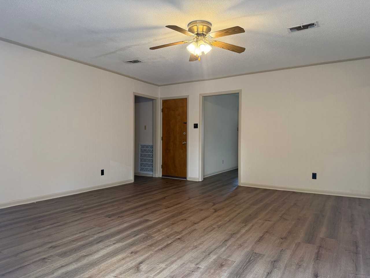 4612 N Cypress St - Photo 6 of 26