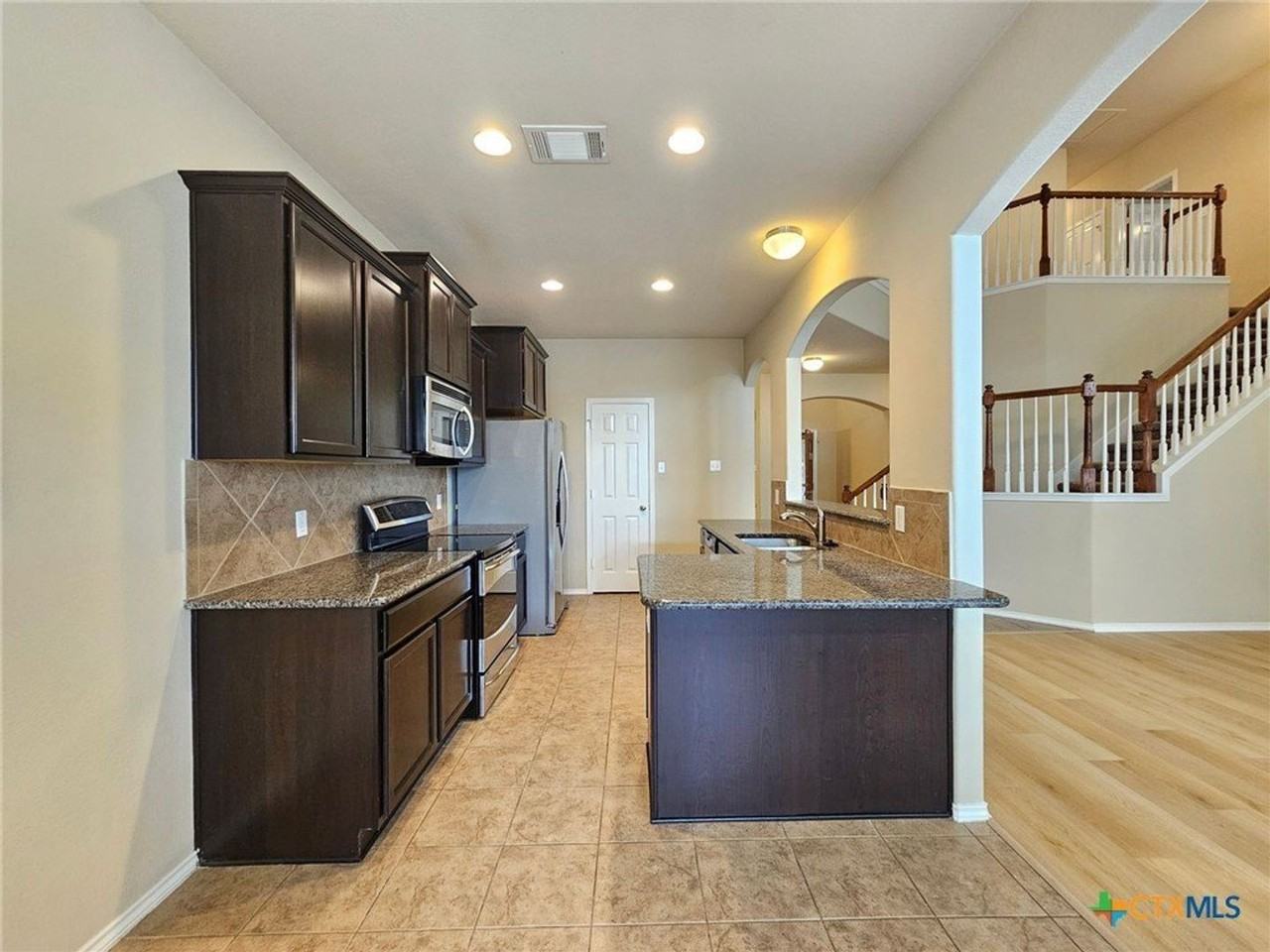 7112 Cokui Dr - Photo 7 of 25