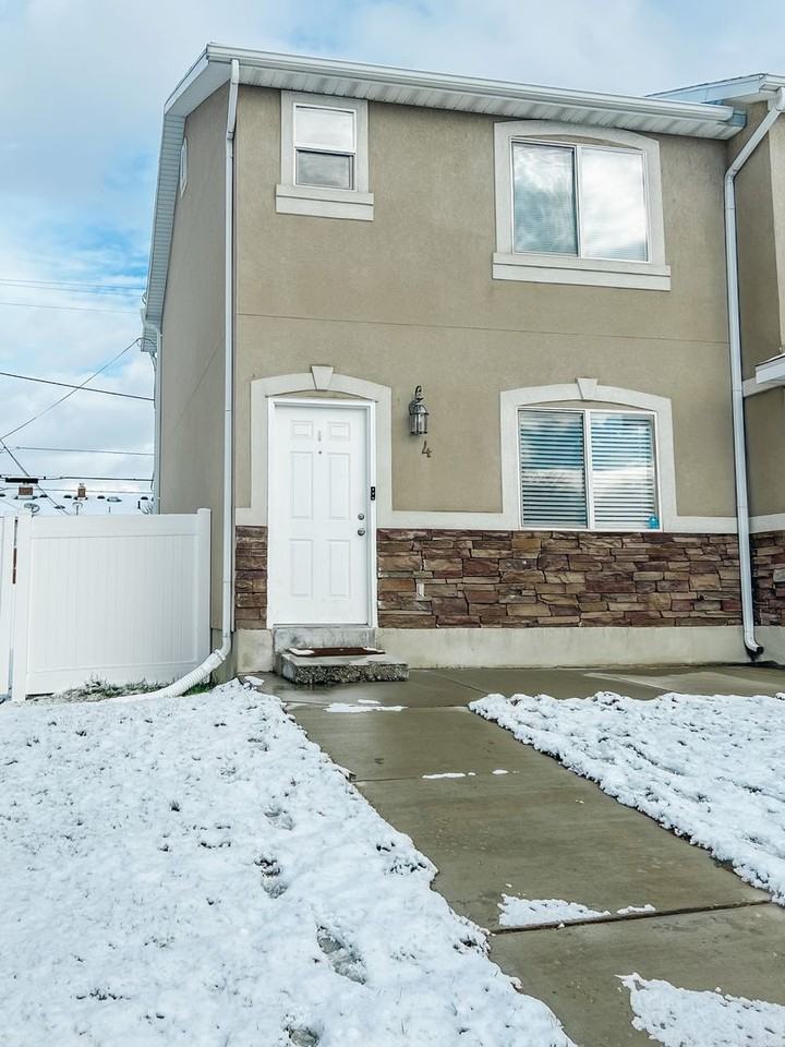 369 N Main St - Photo 2 of 26