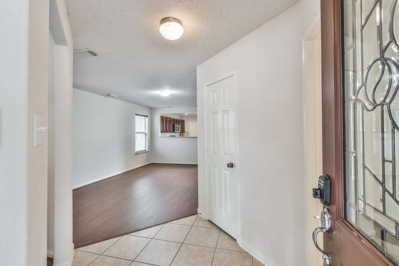29315 Hickory Terrace Dr - Photo 6 of 40