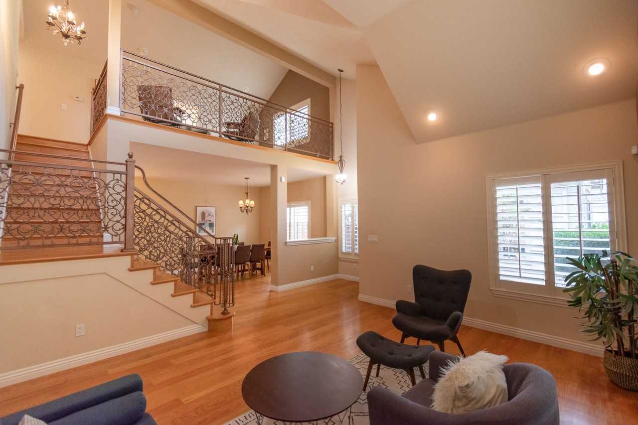 1547 Deluca Dr - Photo 4 of 35