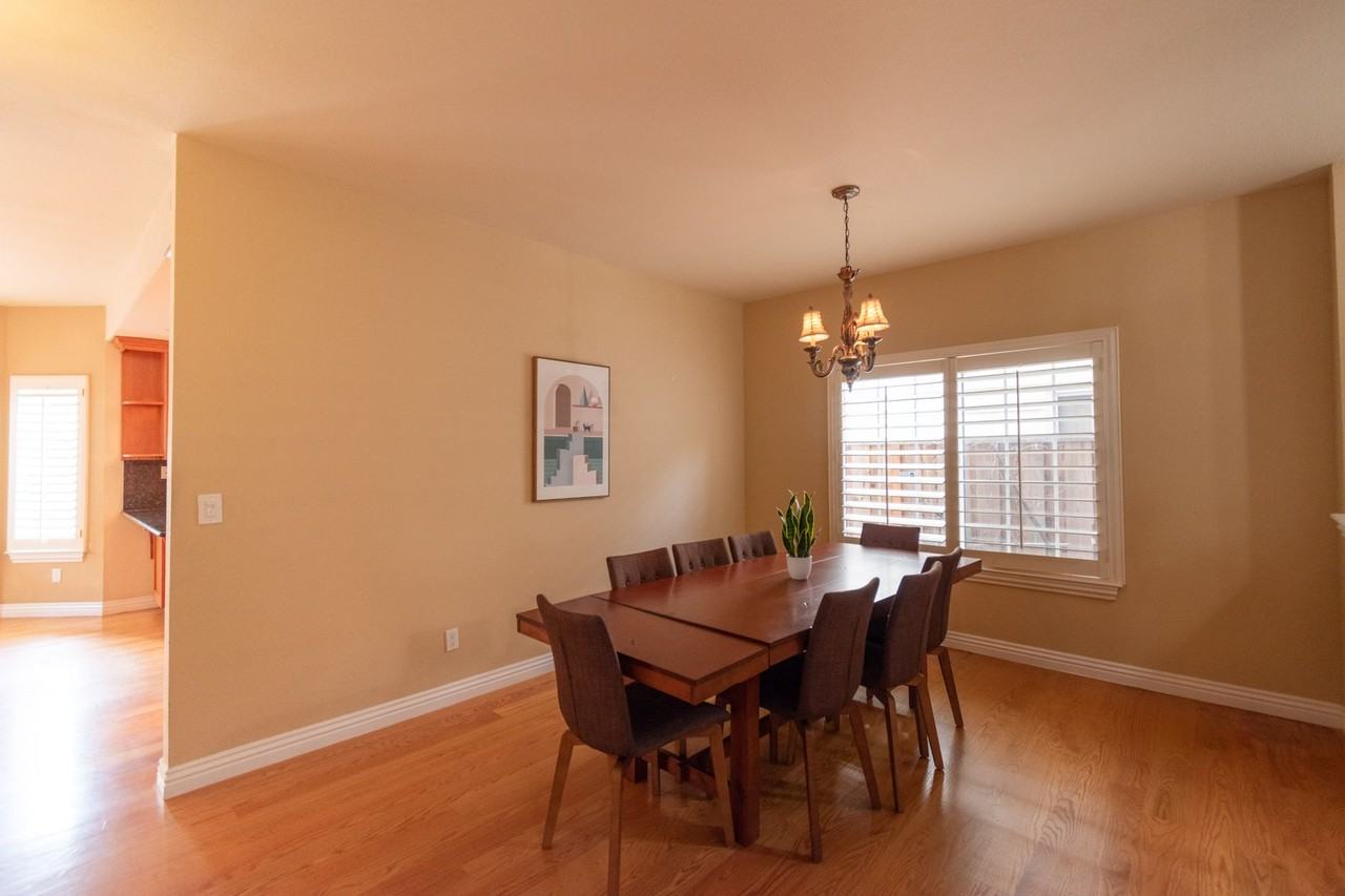 1547 Deluca Dr - Photo 5 of 35