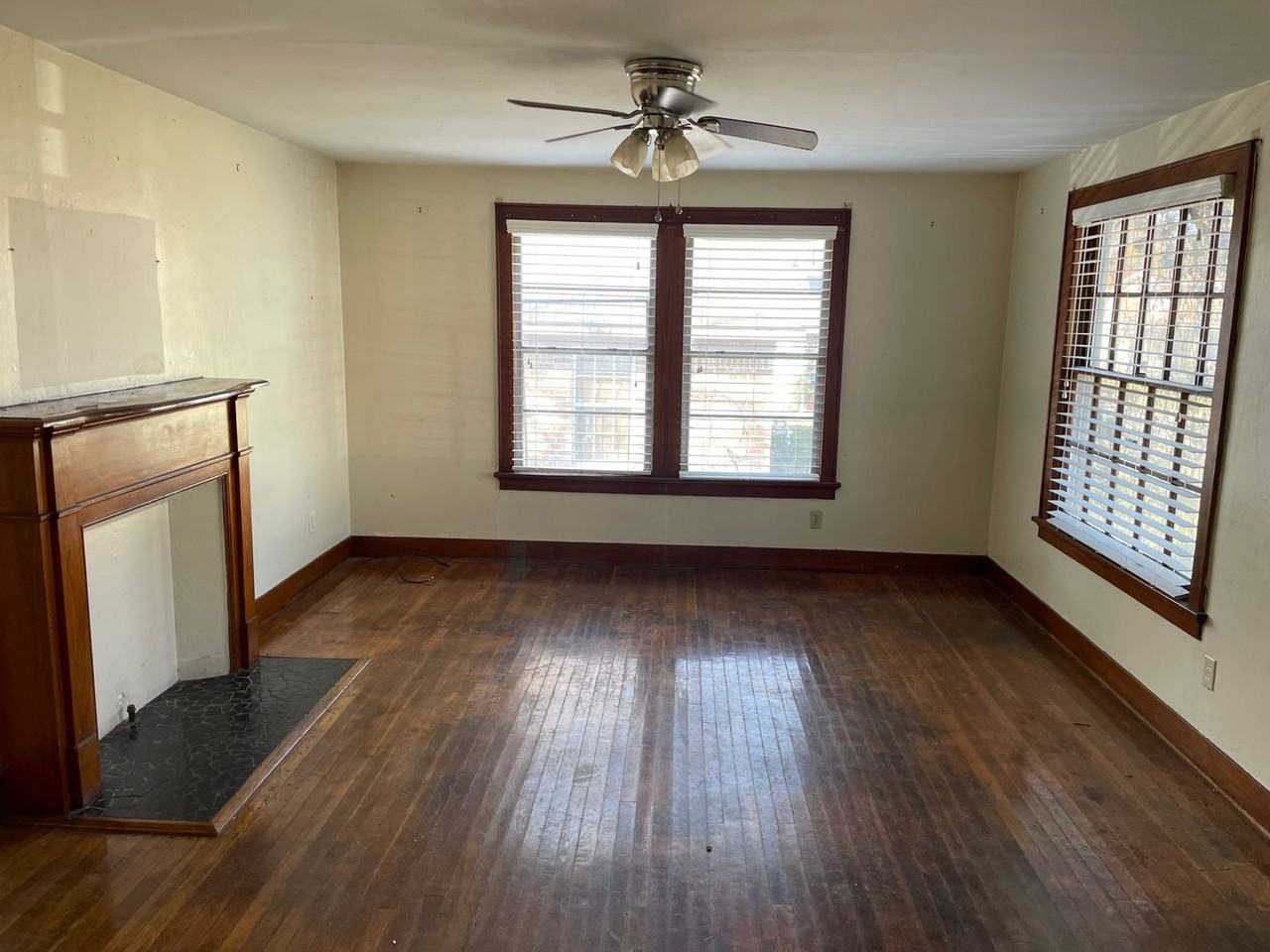 2727 Judson St - Photo 3 of 12