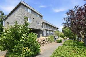 featured image of 1002 N J St #7