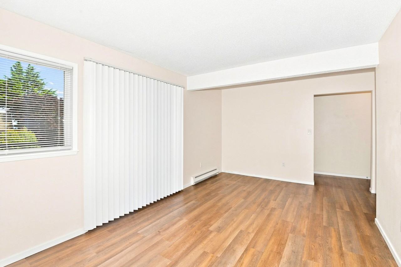 1002 N J St #7 - Photo 3 of 20