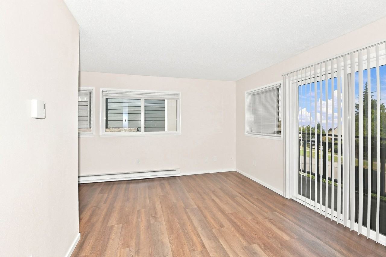 1002 N J St #7 - Photo 4 of 20