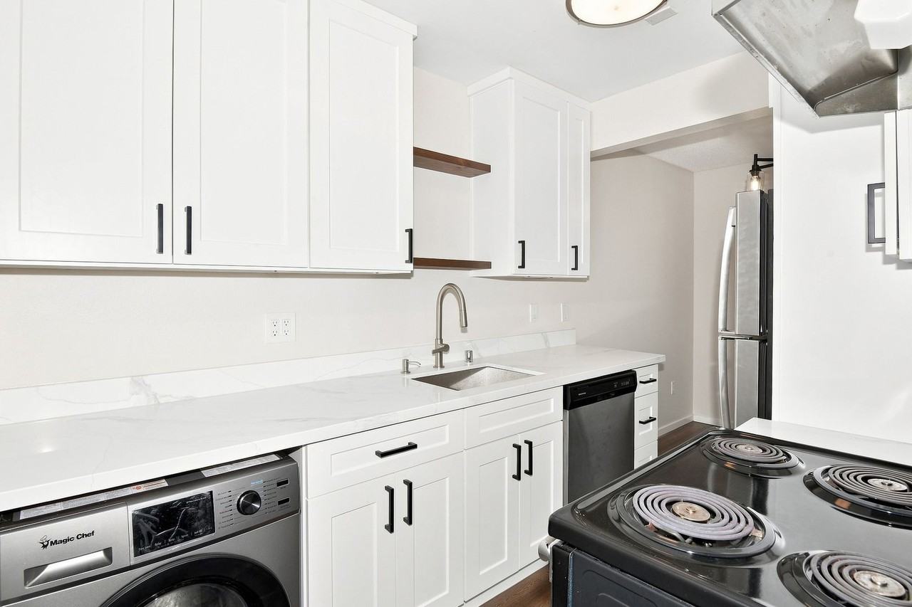 1002 N J St #7 - Photo 5 of 20