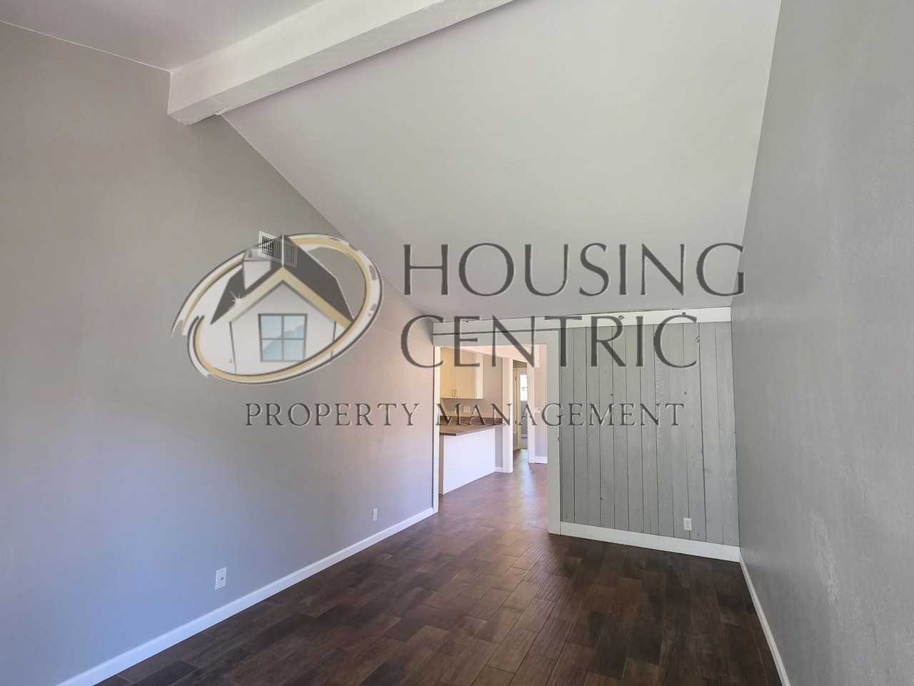 11075 Erla Ct - Photo 3 of 21