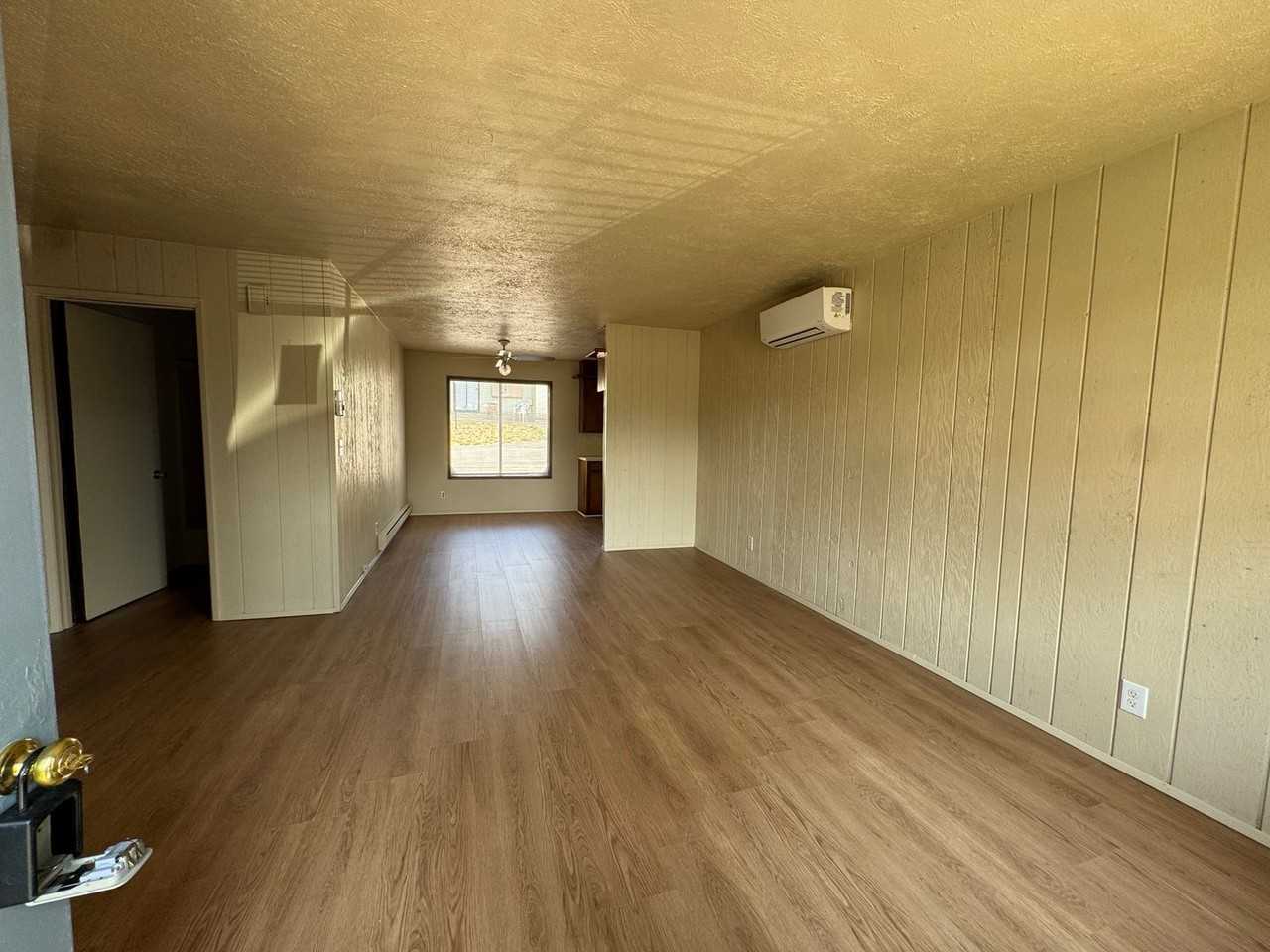 240 Ne Suksdorf St - Photo 3 of 12
