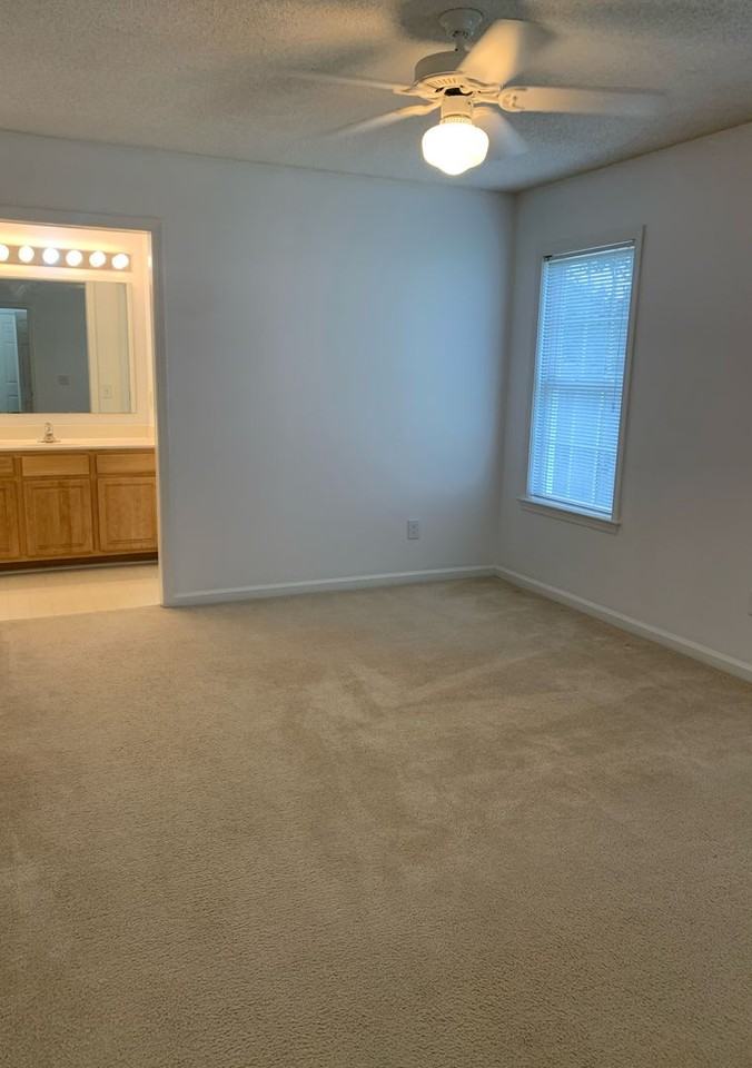 6943 Newbury Way - Photo 6 of 17