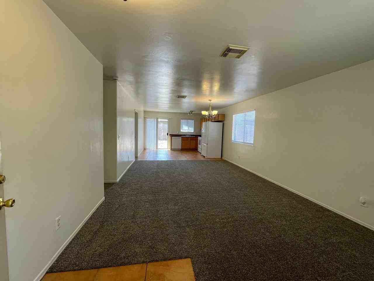 114 E Medina Rd - Photo 3 of 14