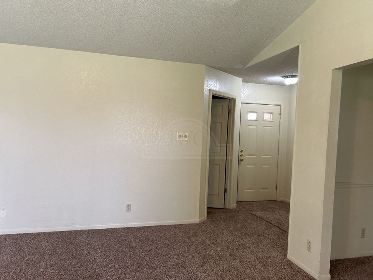 3319 Westrim Dr - Photo 3 of 19
