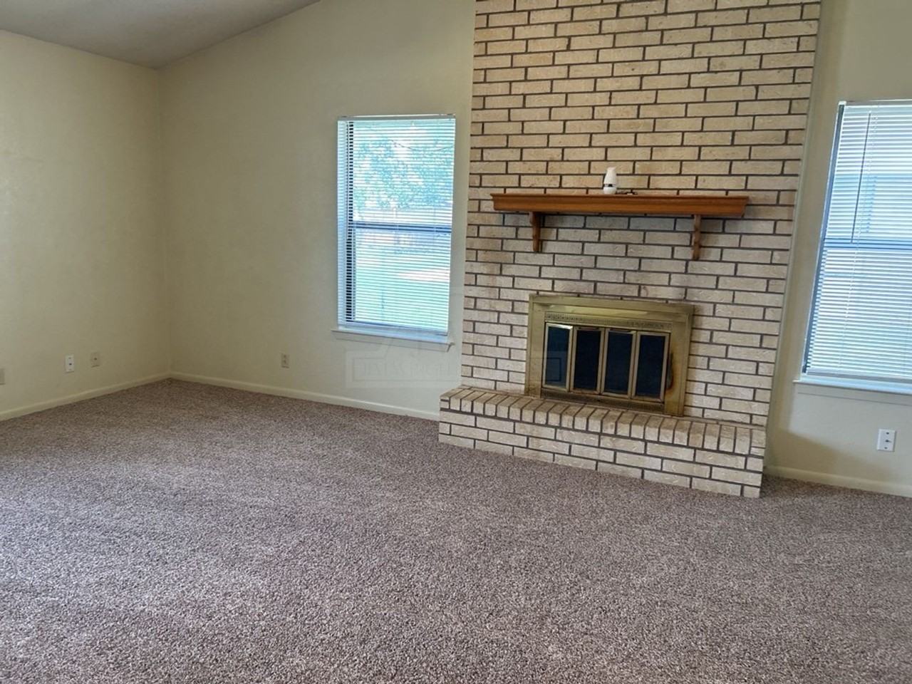 3319 Westrim Dr - Photo 5 of 19