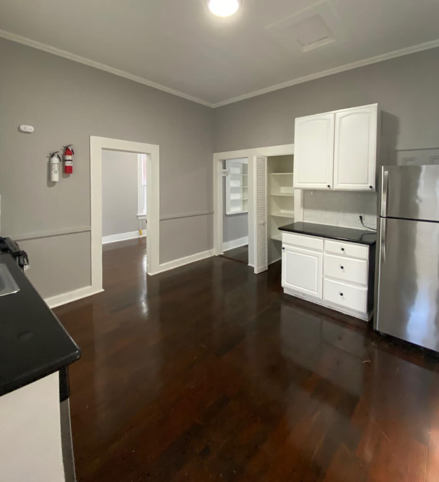 2525 Filbert St - Photo 3 of 11