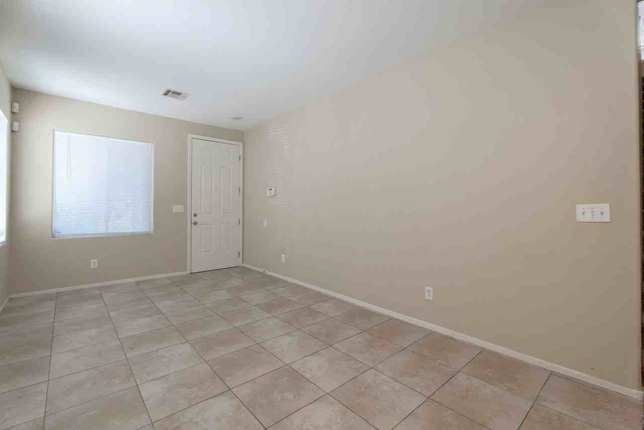 944 Saffex Rose Ave - Photo 3 of 39