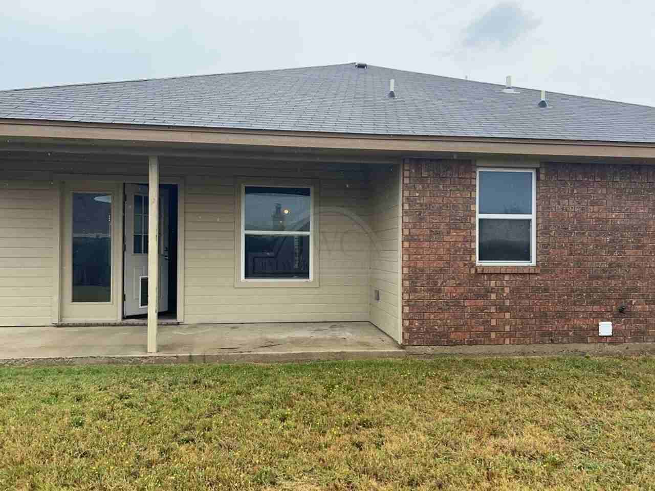 2604 Tarrant County Dr - Photo 3 of 20