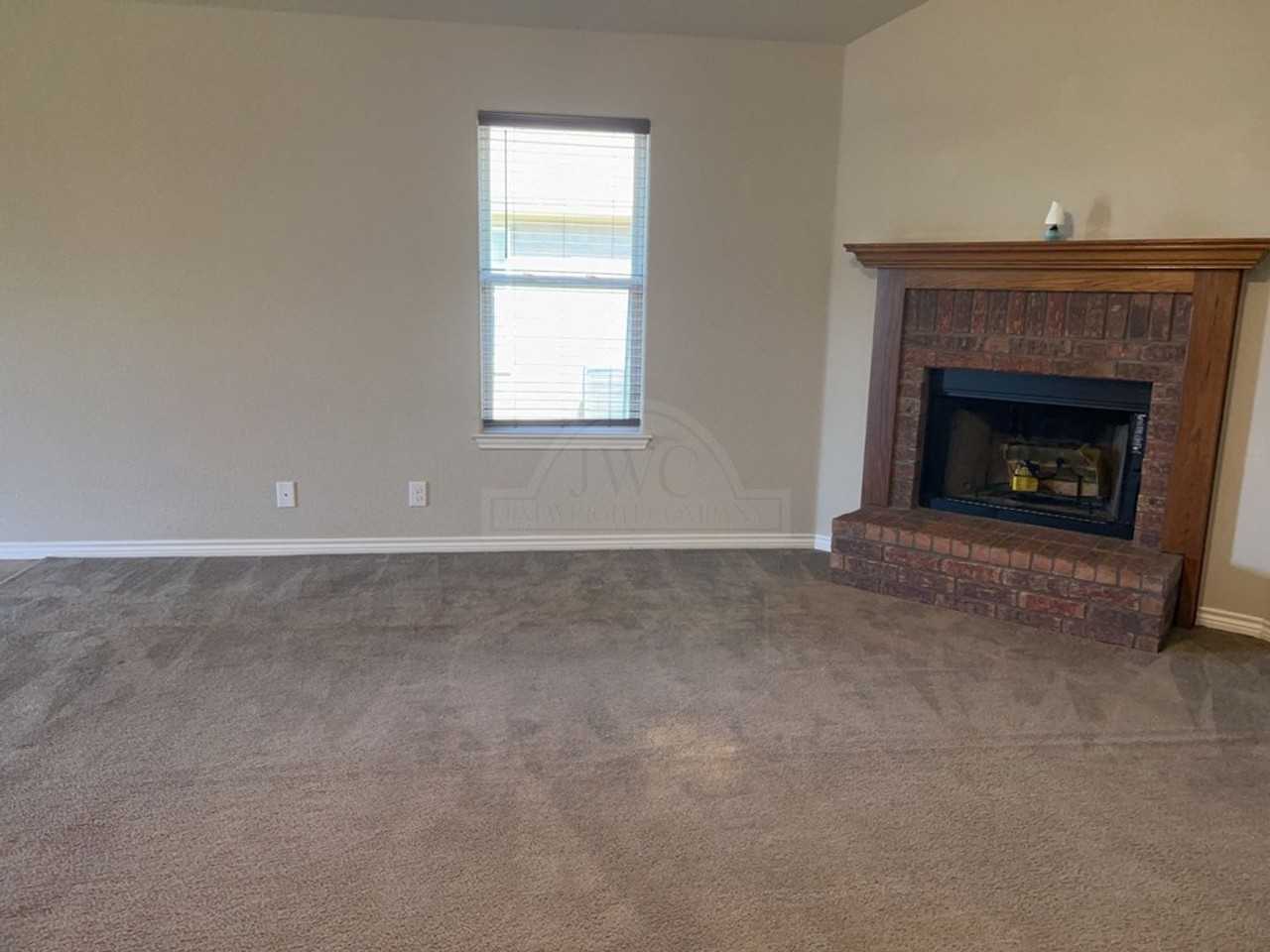 2604 Tarrant County Dr - Photo 5 of 20