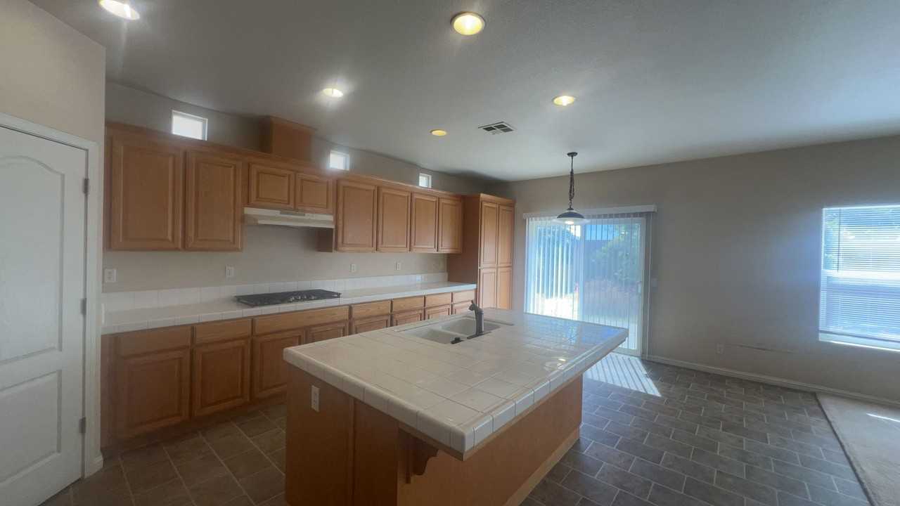 3519 Santiago Ct - Photo 5 of 12