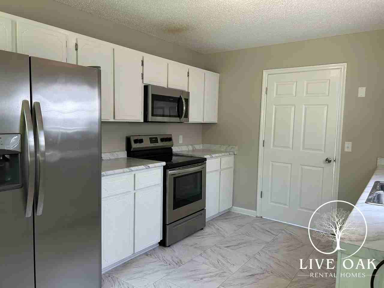531 Jefferson Cir Se - Photo 3 of 10