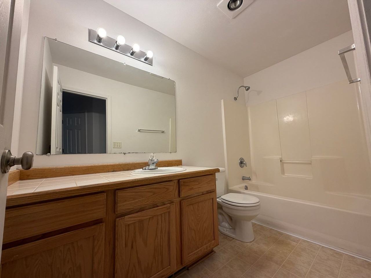 822 Monmouth Ave S - Photo 5 of 9