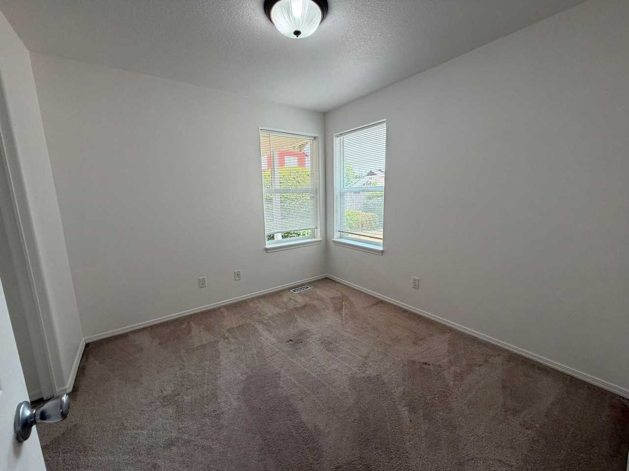 822 Monmouth Ave S - Photo 6 of 9